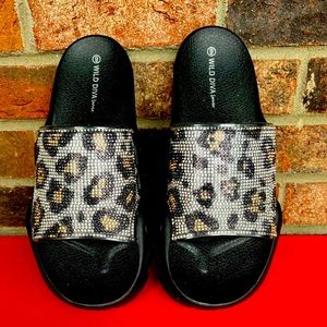 NWOT!  WILD DIVA BRAND - CHEETAH PATTERN SLIDE SANDALS SIZE - 9